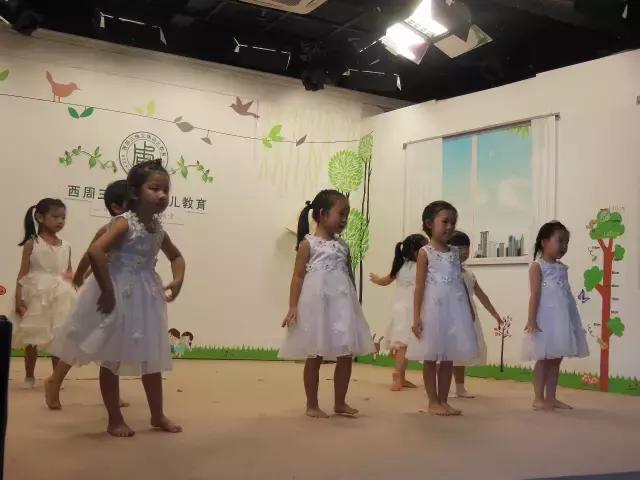 海珠丨昌岗东尊老爱幼联欢会“最老”遇上“最小”会发生什么