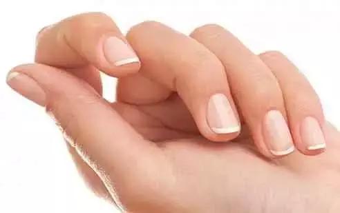 这些指甲变化预示健康玄机,指甲透露哪些健康信息