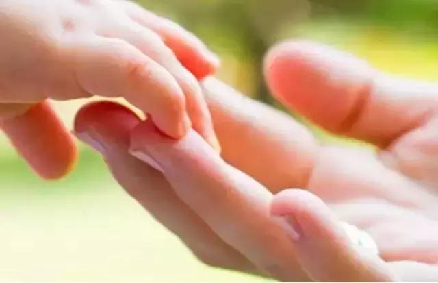 这些指甲变化预示健康玄机,指甲透露哪些健康信息