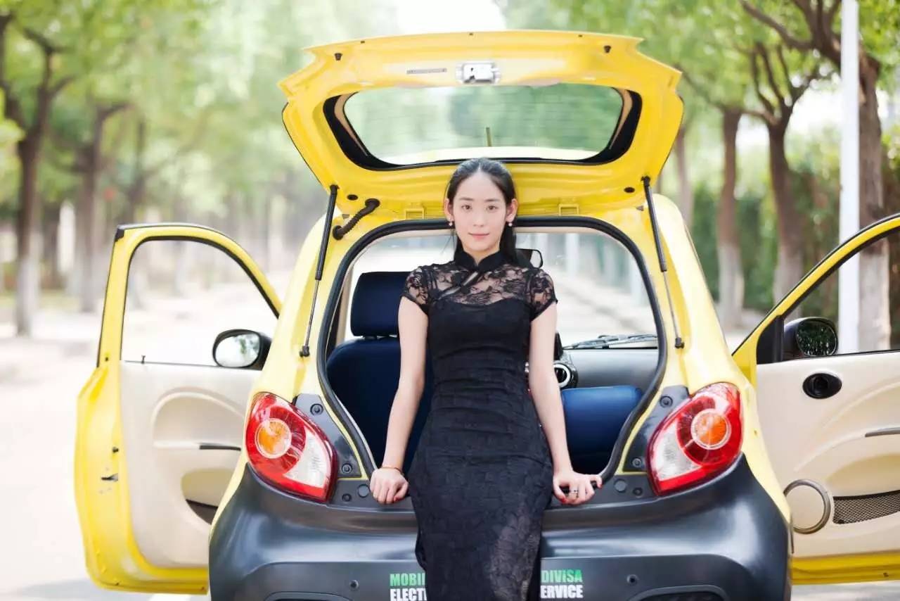 第一波中奖老师出炉啦：美女老师开小灵狗，美萌美萌的哦！