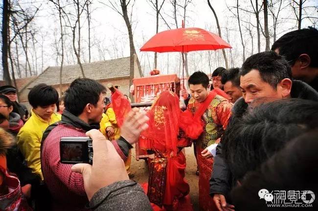 农村办婚礼拱门视频,婚礼在农村办好还是酒店好