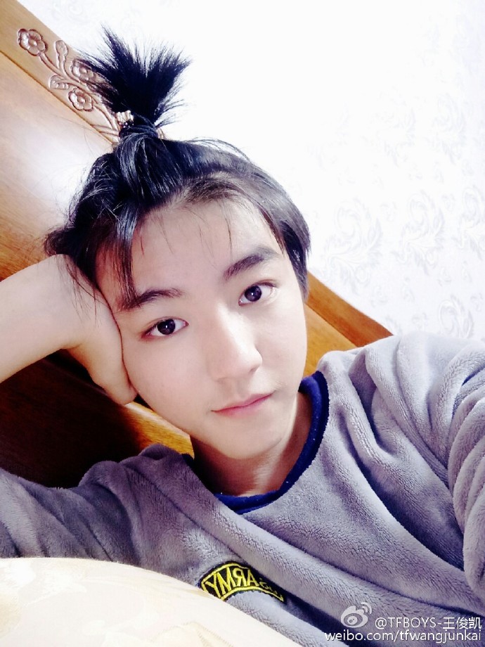 很多人都是怎么看待王俊凯,粉丝与私生之间的差距王俊凯