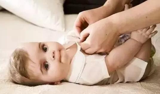 宝妈买衣不将就,宝妈买衣服只买黑色