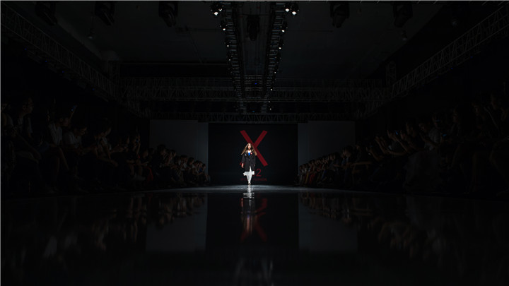 时尚播报┃X132星球时尚发布会自嗨到爆！