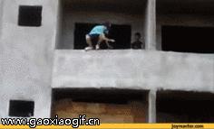 我的车停着被人撞了怎么解决,停个车老是被别人刮