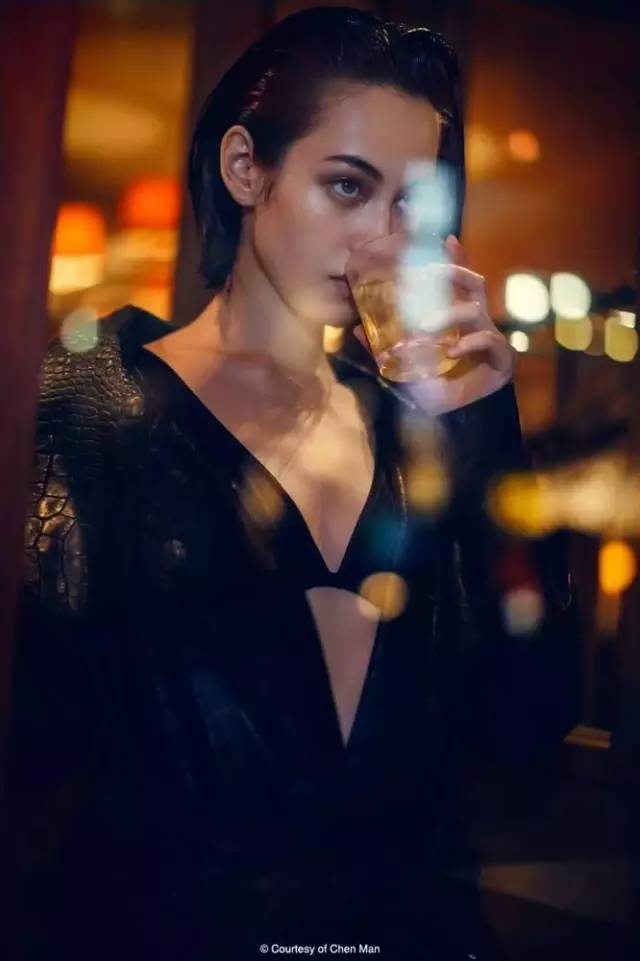 天惹噜姑娘们的混血妆已经登峰造极到这种地步了！