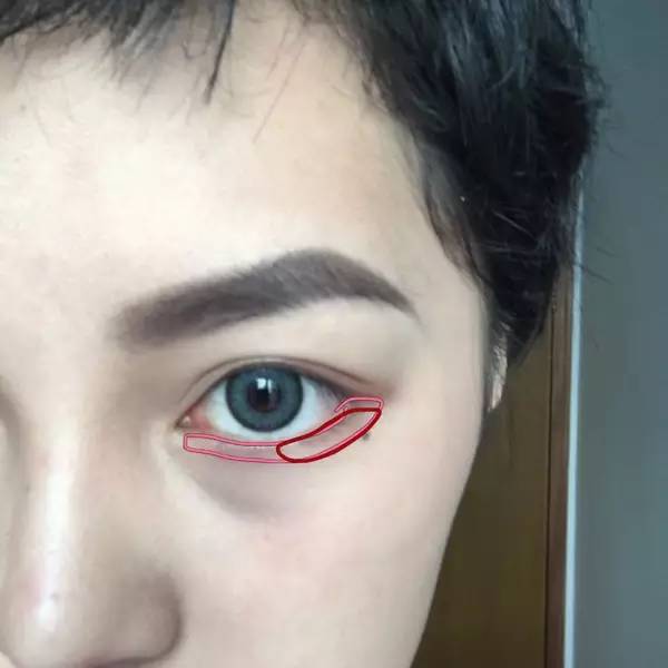 天惹噜姑娘们的混血妆已经登峰造极到这种地步了！