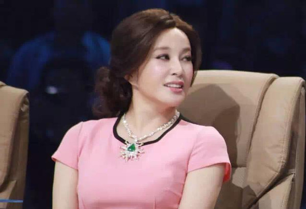 现在都流行这样戴翡翠了吗,好的翡翠跟便宜的翡翠戴一样吗