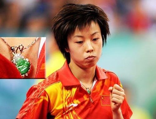 现在都流行这样戴翡翠了吗,好的翡翠跟便宜的翡翠戴一样吗