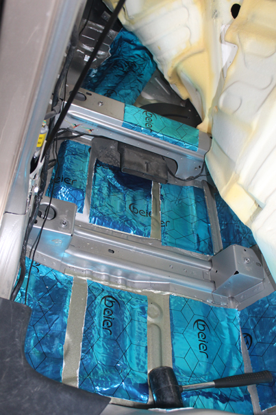 荣威550车底隔音隔热海绵垫,荣威550隔音改装案例