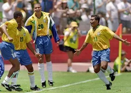 白驹过隙，你还记得那个让自己爱上足球的外星人吗？