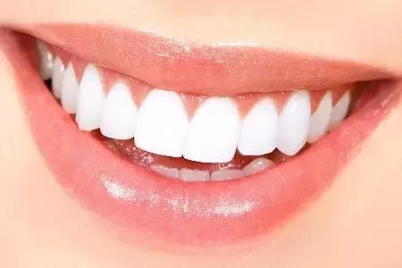 怎么才能快速拥有一口洁白的牙齿,做好这3点才不伤肝