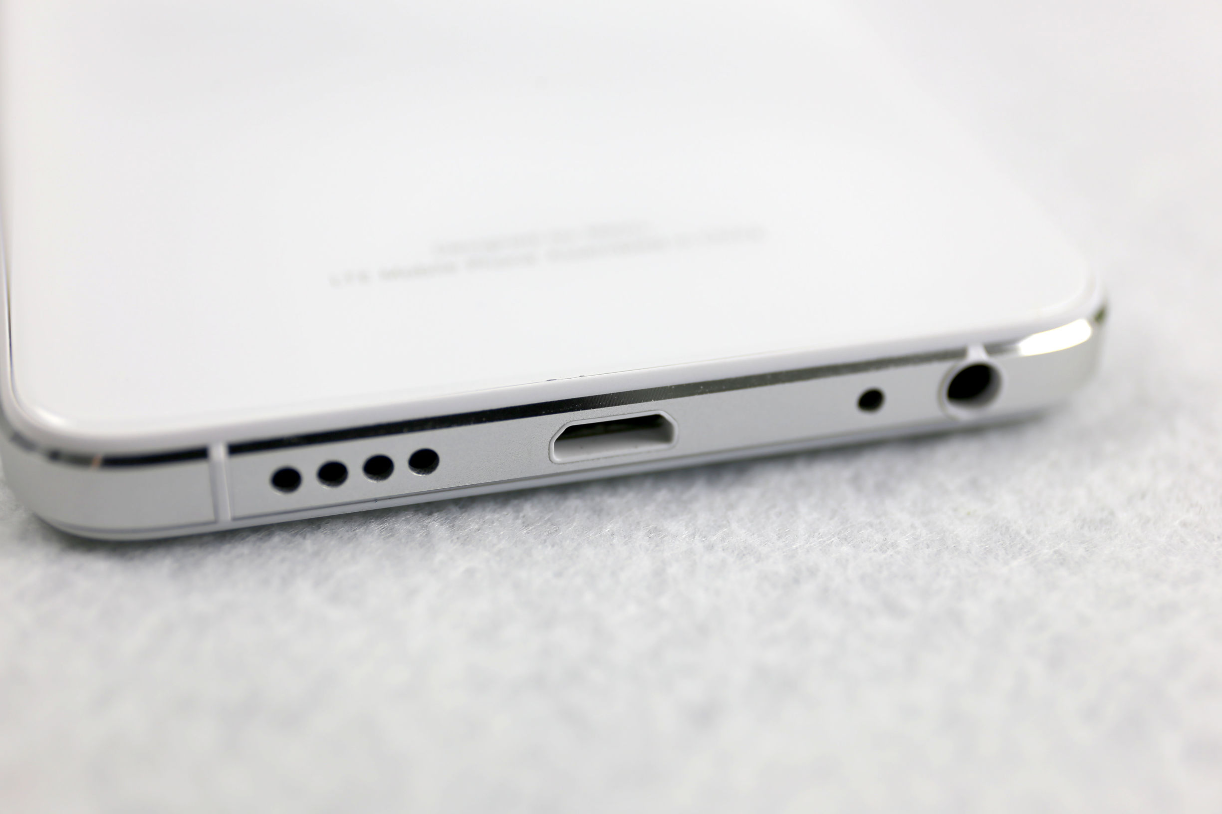 魅蓝U10高清图赏：5英寸双面玻璃，899元你怎么看？