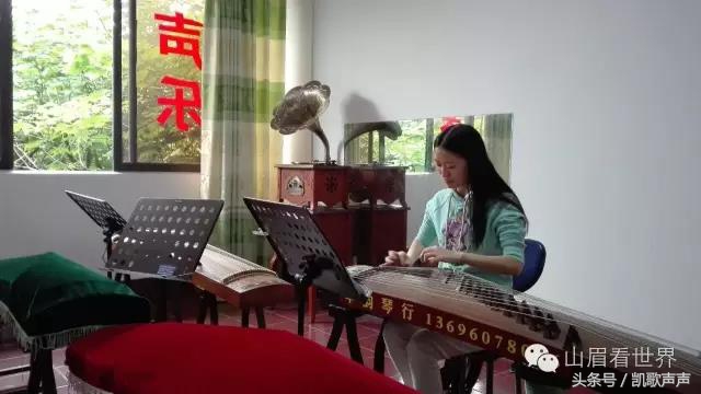 雅女王利梅和她华韵琴行