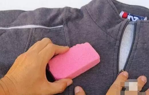 衣服上的毛球怎么快速处理掉,去除衣服上毛球的绝技很实用哦