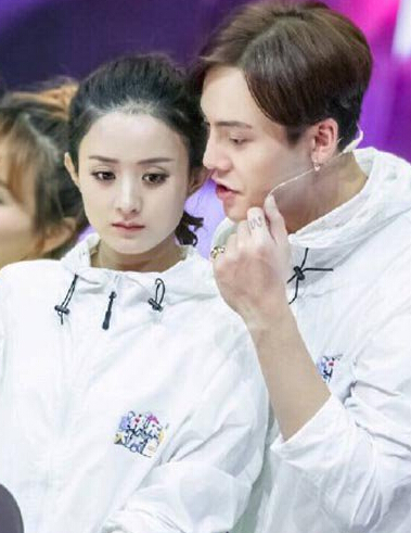 陈伟霆的香奈儿手表,陈伟霆也太会撩了宠爱手势