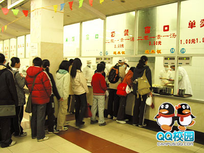 读书没用？首富王健林送“国民老公”王思聪留学读书比谁都会玩