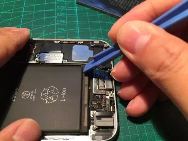 给苹果6s换4000毫安电池,iphone6plus更换电池