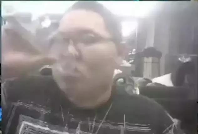 骚猪又搞事？这次竟招惹电竞“拳王”