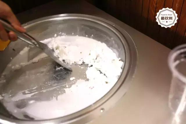 侨港菠萝冰沙,北海侨港风情街菠萝包冰激凌