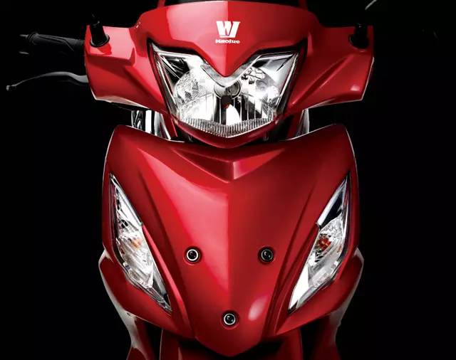 豪爵uh110弯梁对比雅马哈凌俊,豪爵uh110s弯梁摩托爬坡测试