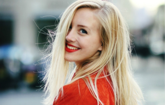 觉得脸上有斑点怎么内调,发现自己脸部有斑点怎么办