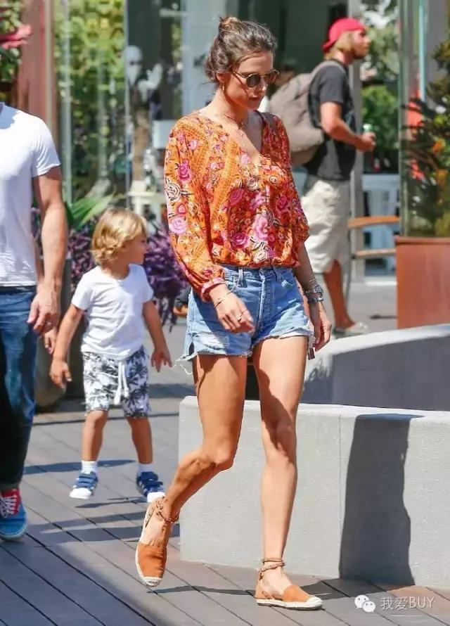 赵丽颖黑色包肩礼服,赵丽颖吊带露背黑色礼服