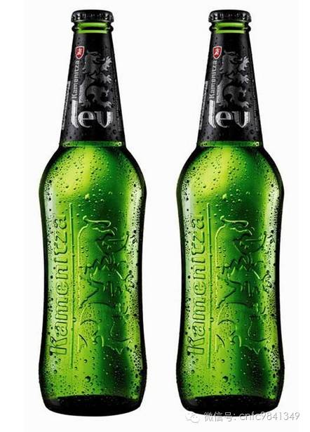 女友要颗玻璃种帝王绿戒指，穷小子竟然用啤酒瓶底做出来了。