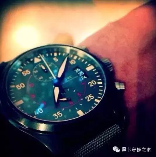 余文乐丨玩车玩表还超爱晒鞋这样的老公请给我来一打