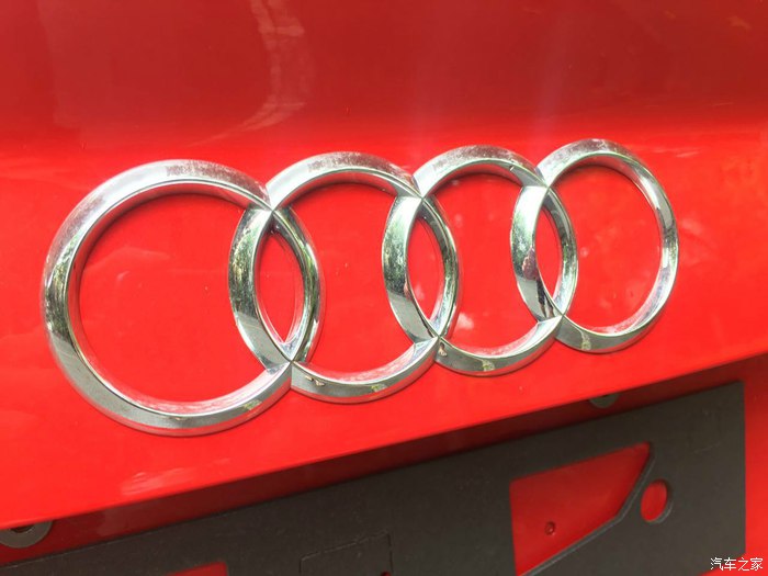 奥迪a31.5t发动机,奥迪a335tfsi进取运动型落地