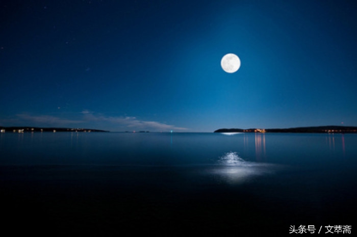夜晚的月亮总是让人惆怅,柔和的月光句子