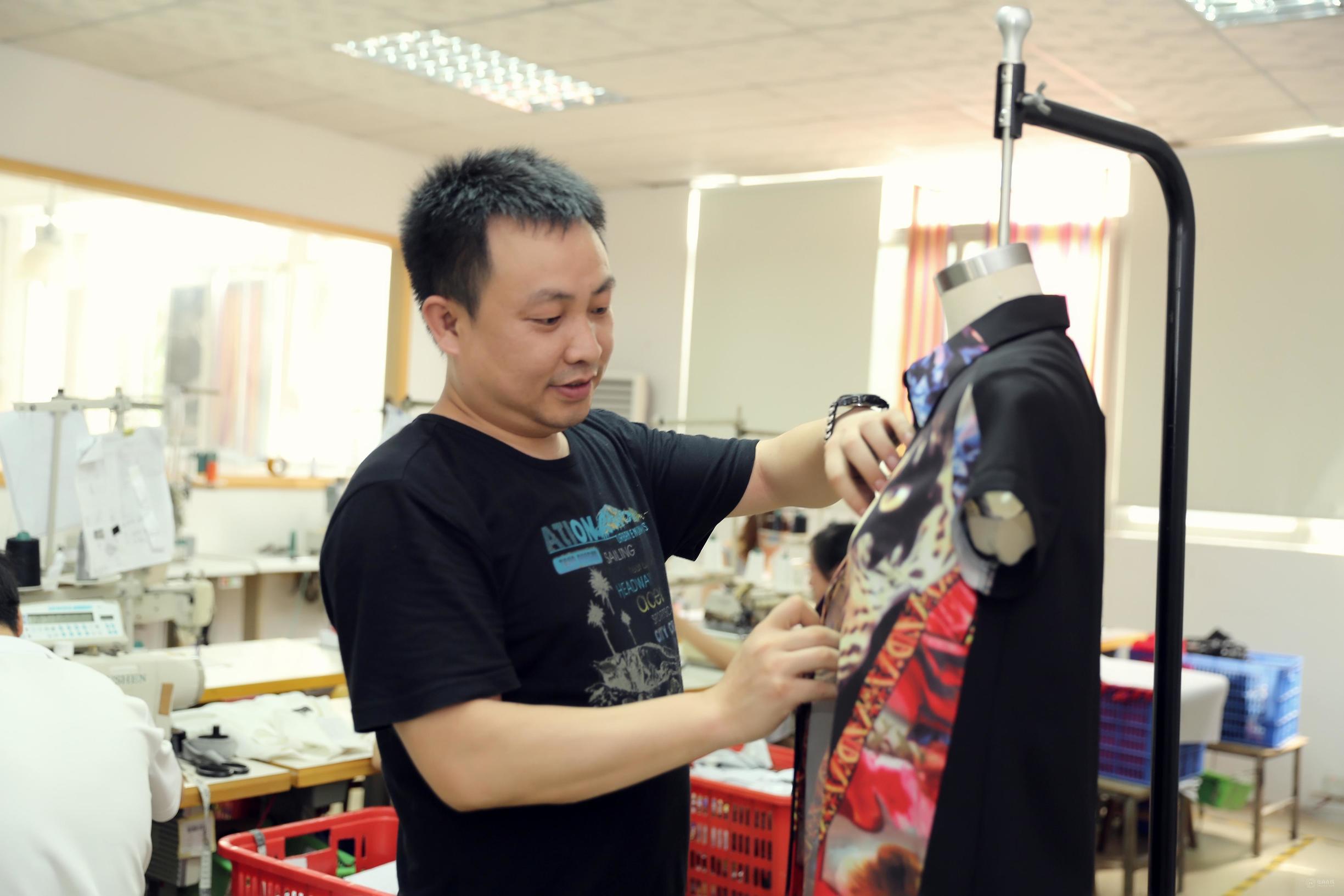 这家工厂伴随了柠檬绿茶、七格格的沉浮，又交底了哪些供应链技能