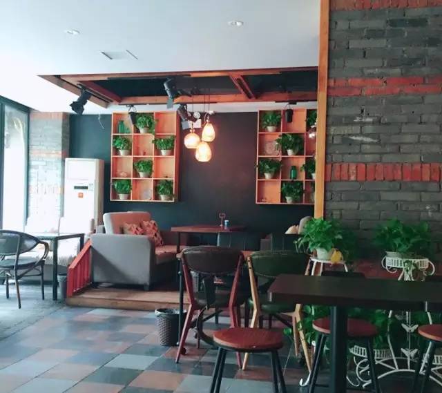 西安顺城巷附近有什么好玩的地方,西安顺城巷小吃街