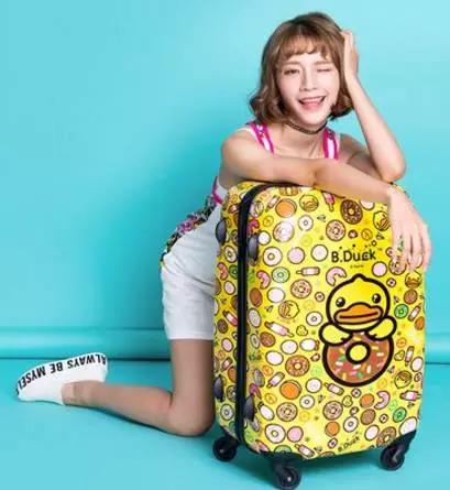 机场look红色行李箱,机场好看的行李箱颜色