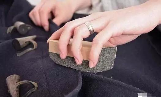 衣服上的毛球怎么快速处理掉,去除衣服上毛球的绝技很实用哦