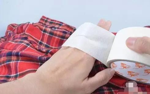 衣服上的毛球怎么快速处理掉,去除衣服上毛球的绝技很实用哦