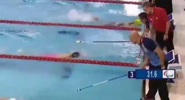 残奥会有盲人游泳项目,残奥会视力障碍赛跑