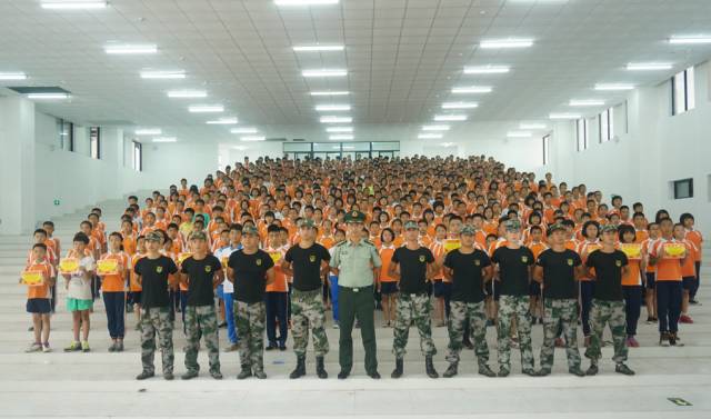 番禺丨多年后，你还记得那年初秋，南村中学操场上的“站军”