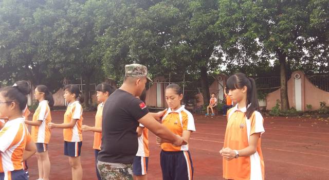 番禺丨多年后，你还记得那年初秋，南村中学操场上的“站军”