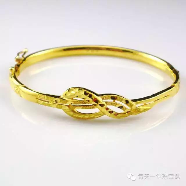 跟风买手串不如戴个手镯,既显气质又百搭!关键寓意好!