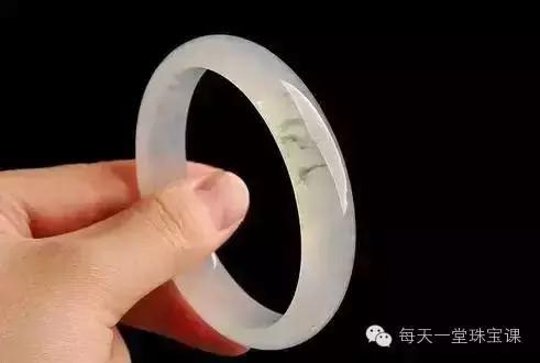 跟风买手串不如戴个手镯,既显气质又百搭!关键寓意好!