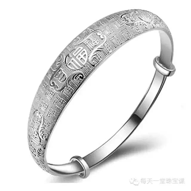 跟风买手串不如戴个手镯,既显气质又百搭!关键寓意好!