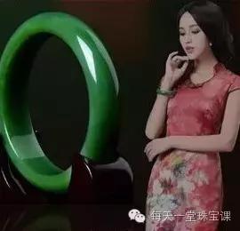 跟风买手串不如戴个手镯,既显气质又百搭!关键寓意好!