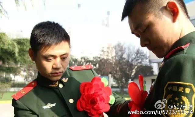 ​战友，是旧屋墙脚的一坛老酒