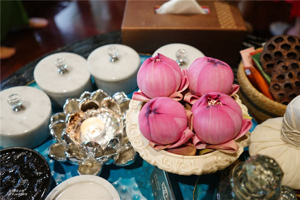 在泰国做spa享受生活的句子,泰国小姐姐体验做spa