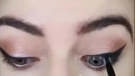 有闭口痘痘化的妆,脸上有粉刺痘痘怎么化底妆