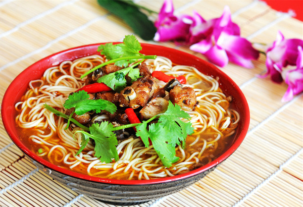 如何经营一家小的面馆加盟店,如何成功经营一家小吃店