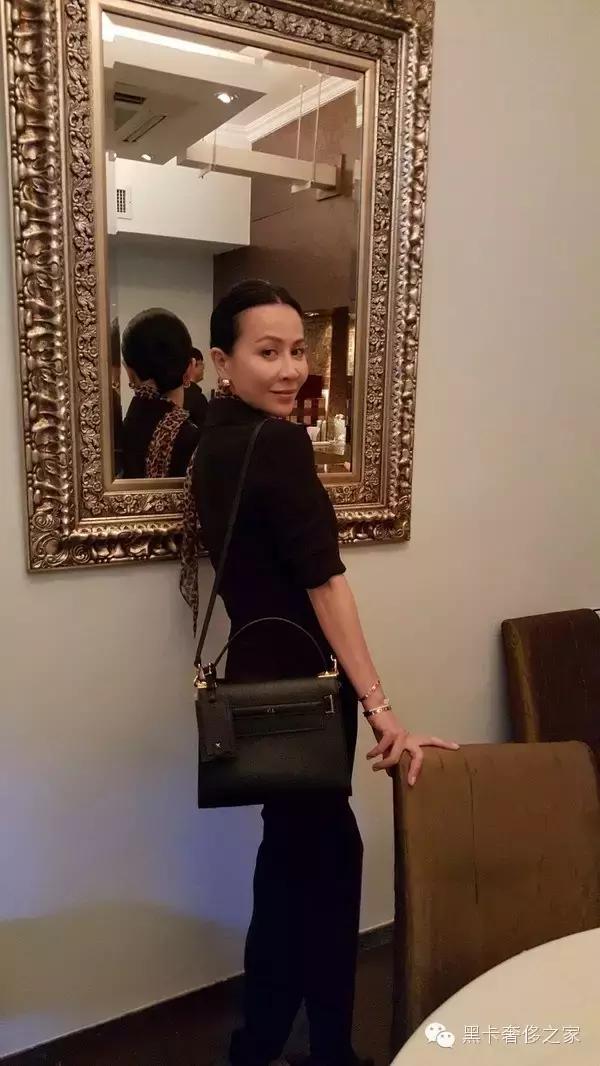 职场不输阵女生上班要背什么包？