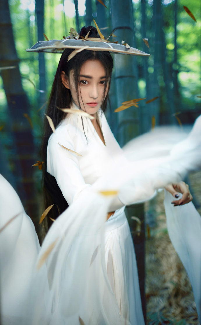 馨予出席宠物领养日很有爱,为何却被网友吐槽!