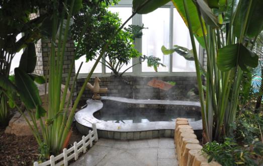 温泉县城投,梁河城投温泉